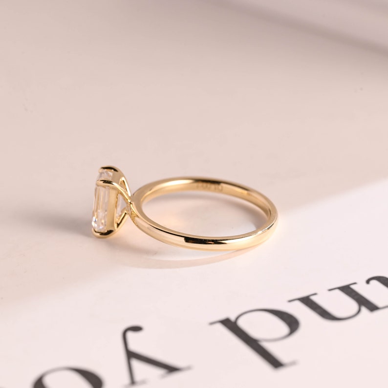 Stunning 1.0 - 2.0 CT Emerald Moissanite Engagement Ring with Solitaire Design 9