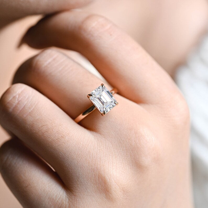 Stunning 1.0 - 2.0 CT Emerald Moissanite Engagement Ring with Solitaire Design 4