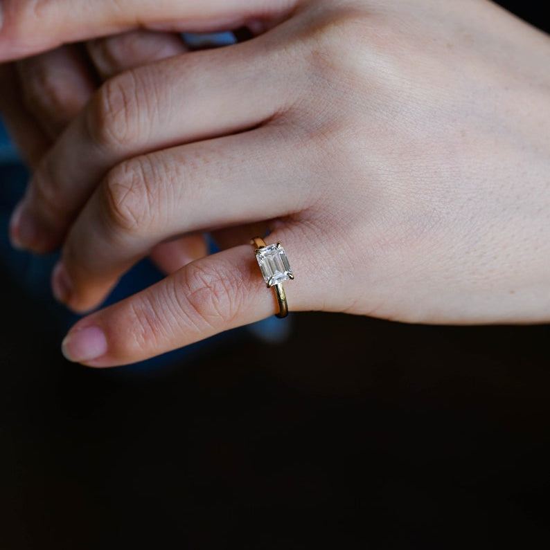 Stunning 1.0 - 2.0 CT Emerald Moissanite Engagement Ring with Solitaire Design 4