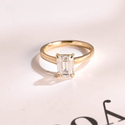 Stunning 1.0 - 2.0 CT Emerald Moissanite Engagement Ring with Solitaire Design 1