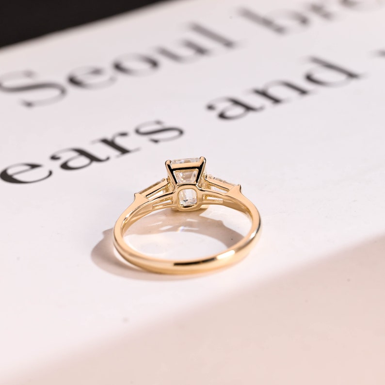 Stunning 1.0 - 2.0 CT Emerald Moissanite Engagement Ring with Three Stone Design 5