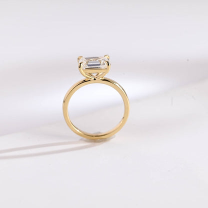 Stunning 1.0 - 2.0 CT Emerald Moissanite Engagement Ring with Solitaire Design 8