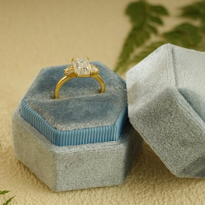 Stunning 1.0 - 2.0 CT Emerald Moissanite Engagement Ring With Cluster Design 7