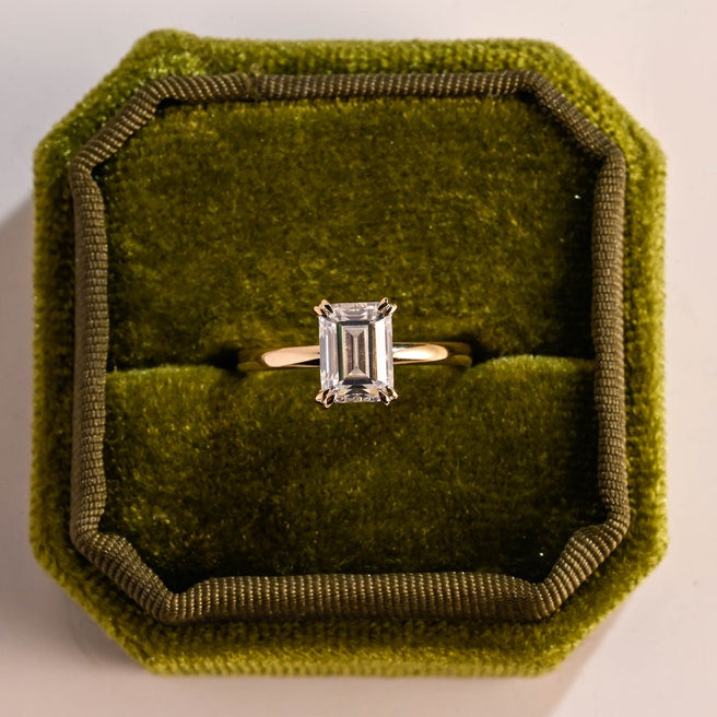 Stunning 1.0 - 2.0 CT Emerald Moissanite Engagement Ring with Solitaire Design 8