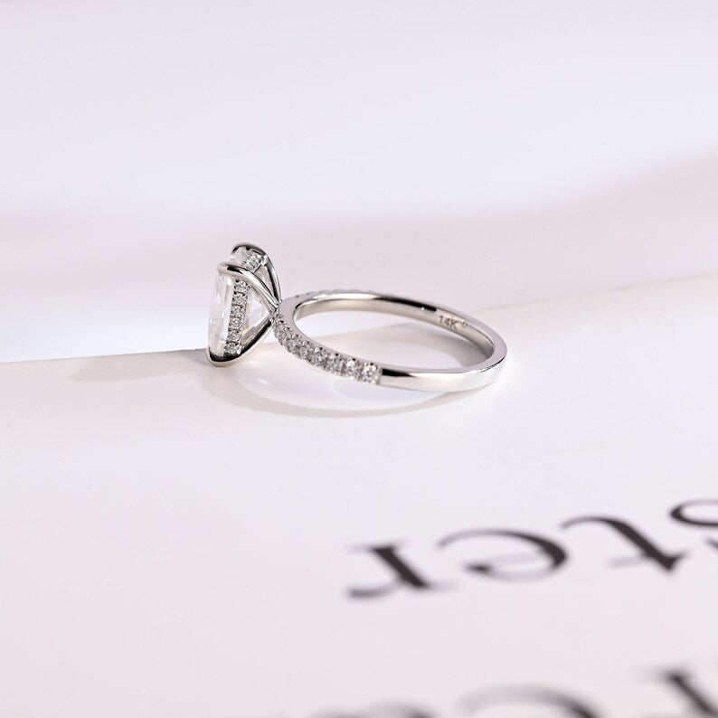 Stunning 1.0 - 2.0 CT Emerald Moissanite Engagement Ring With Hidden Halo Design 7