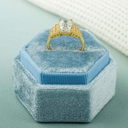 Stunning 1.0 - 2.0 CT Emerald Moissanite Engagement Ring With Cluster Design 5