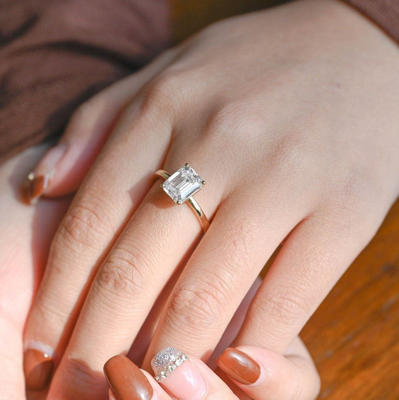 Stunning 1.0 - 2.0 CT Emerald Moissanite Engagement Ring with Solitaire Design 2