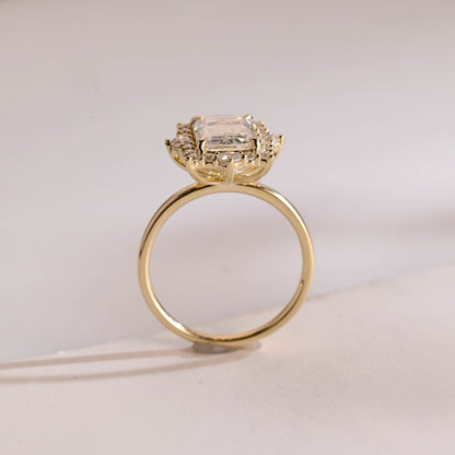 Stunning 1.0 - 2.0 CT Emerald Moissanite Engagement Ring With Halo Design 7