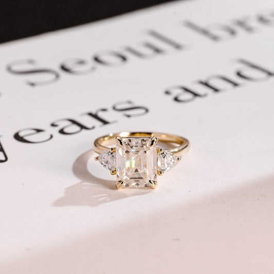Stunning 1.0 - 2.0 CT Emerald Moissanite Engagement Ring with Three Stone Design 1