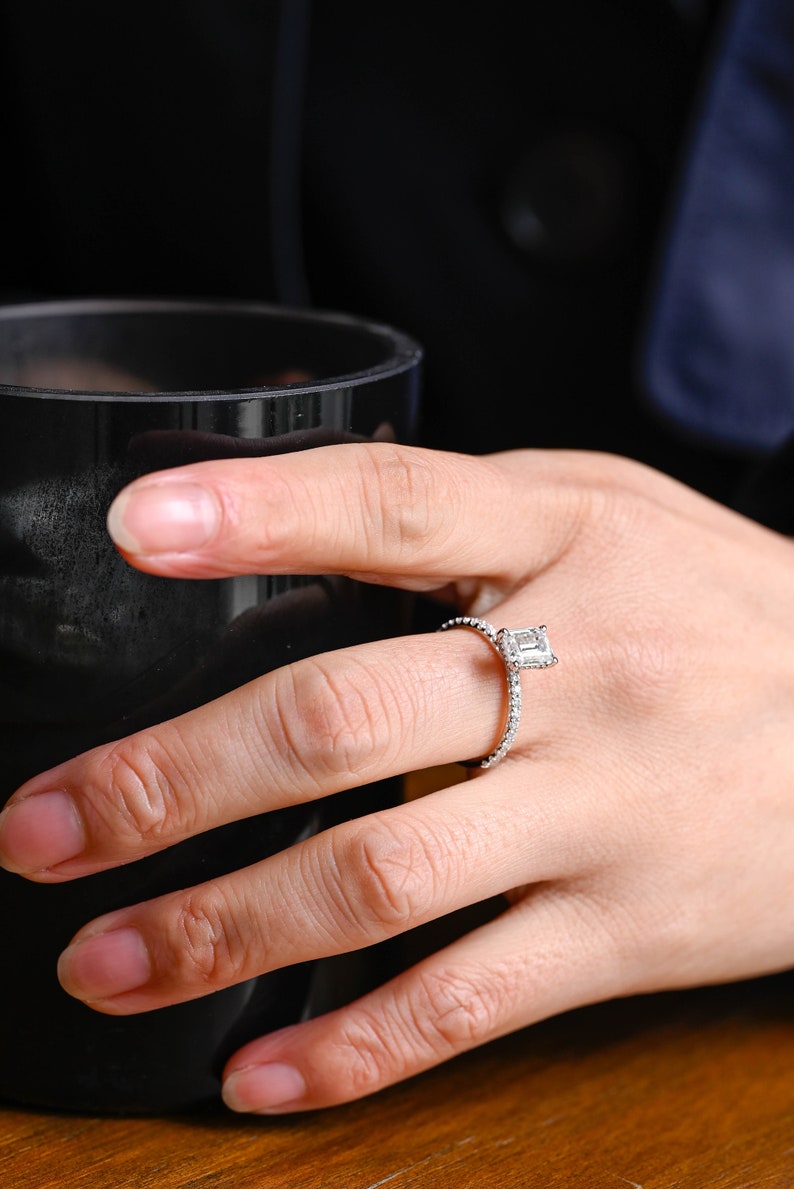 Stunning 1.0 - 2.0 CT Emerald Moissanite Engagement Ring With Hidden Halo Design 4