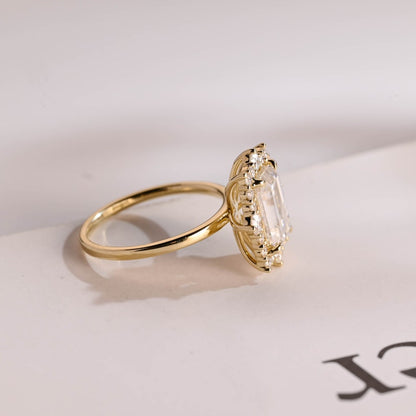 Stunning 1.0 - 2.0 CT Emerald Moissanite Engagement Ring With Halo Design 3