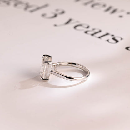 Stunning 1.0 - 2.0 CT Emerald Moissanite Engagement Ring With Cathedral Design 3