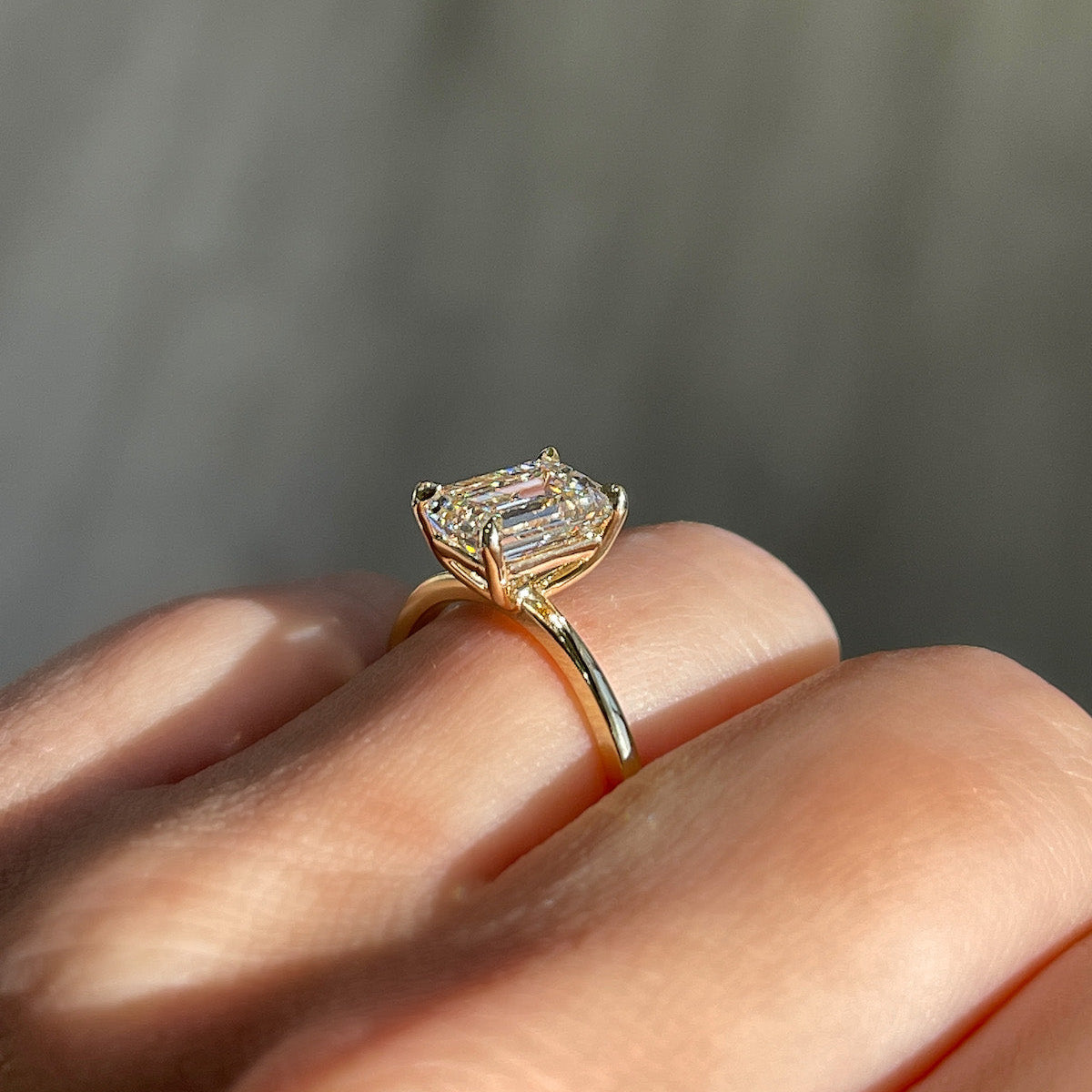 Stunning 1.80 CT Emerald Moissanite Engagement Ring with Solitaire Design 3