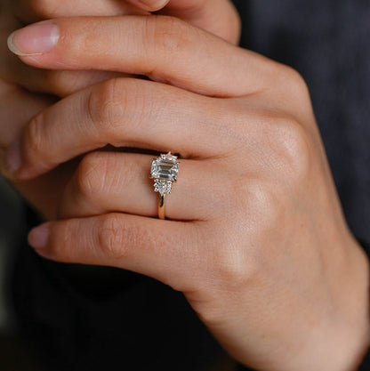 Stunning 1.0 - 2.0 CT Emerald Moissanite Engagement Ring With Cluster Design 6