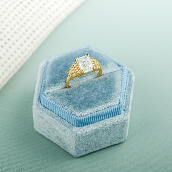 Stunning 1.0 - 2.0 CT Emerald Moissanite Engagement Ring With Cluster Design 6