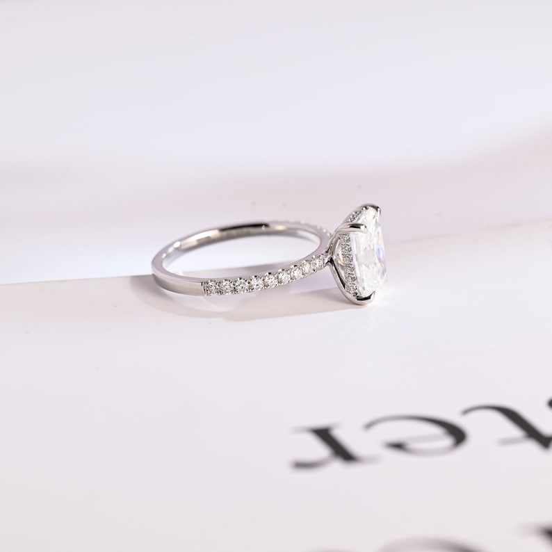Stunning 1.0 - 2.0 CT Emerald Moissanite Engagement Ring With Hidden Halo Design 9