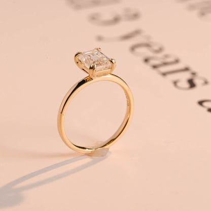 Stunning 1.0 - 2.0 CT Emerald Moissanite Engagement Ring with Solitaire Design 3