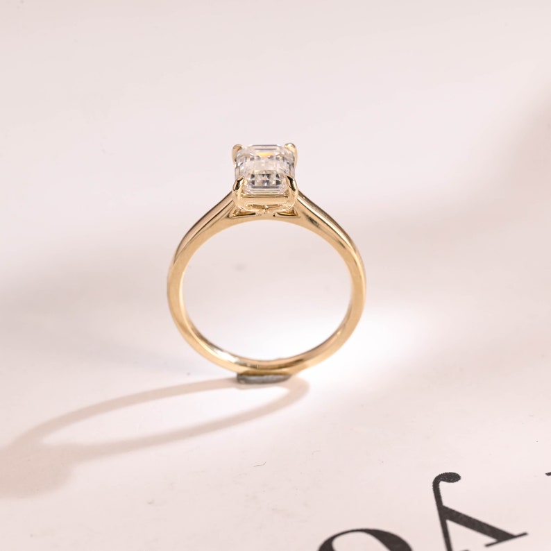 Stunning 1.0 - 2.0 CT Emerald Moissanite Engagement Ring with Solitaire Design 10