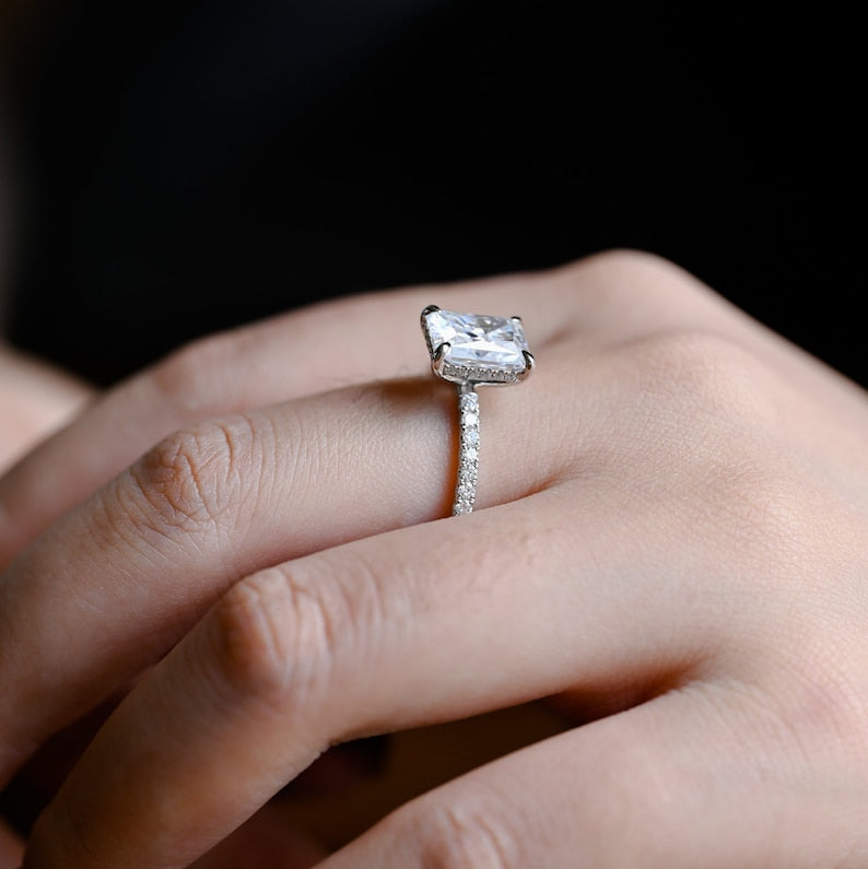 Stunning 1.0 - 2.0 CT Emerald Moissanite Engagement Ring With Hidden Halo Design 3