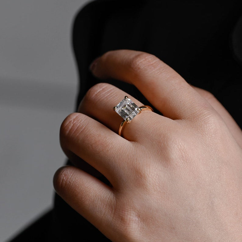 Stunning 1.0 - 2.0 CT Emerald Moissanite Engagement Ring with Solitaire Design 6