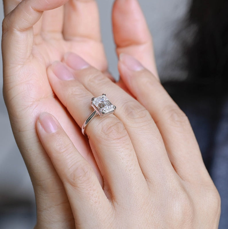 Stunning 1.0 - 2.0 CT Emerald Moissanite Engagement Ring With Cathedral Design 6