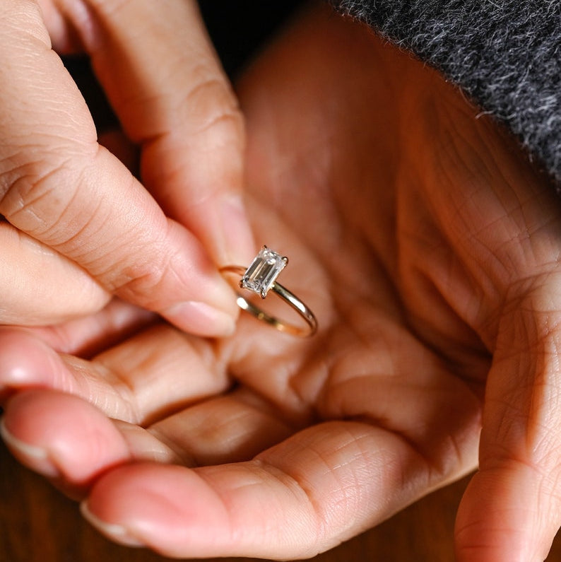 Stunning 1.0 - 2.0 CT Emerald Moissanite Engagement Ring with Solitaire Design 2