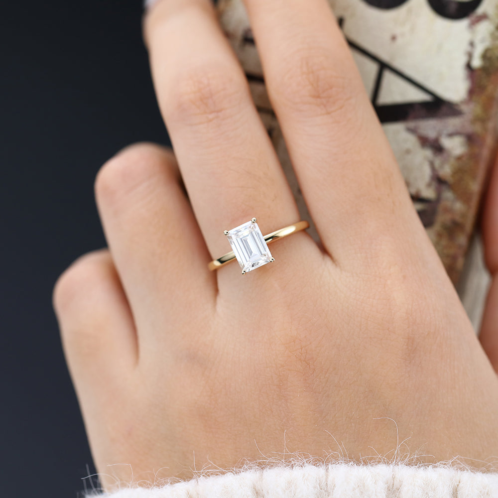 1.6 CT Emerald Solitaire Moissanite Engagement Ring