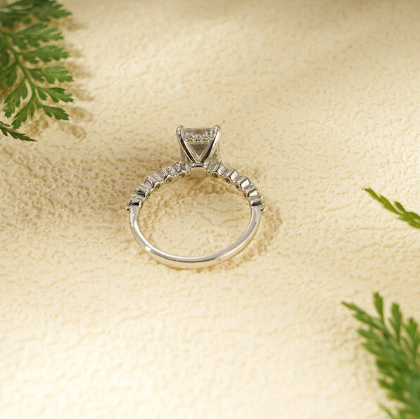 Stunning 1.0 - 2.0 CT Emerald Moissanite Engagement Ring with Hidden Halo Design 3