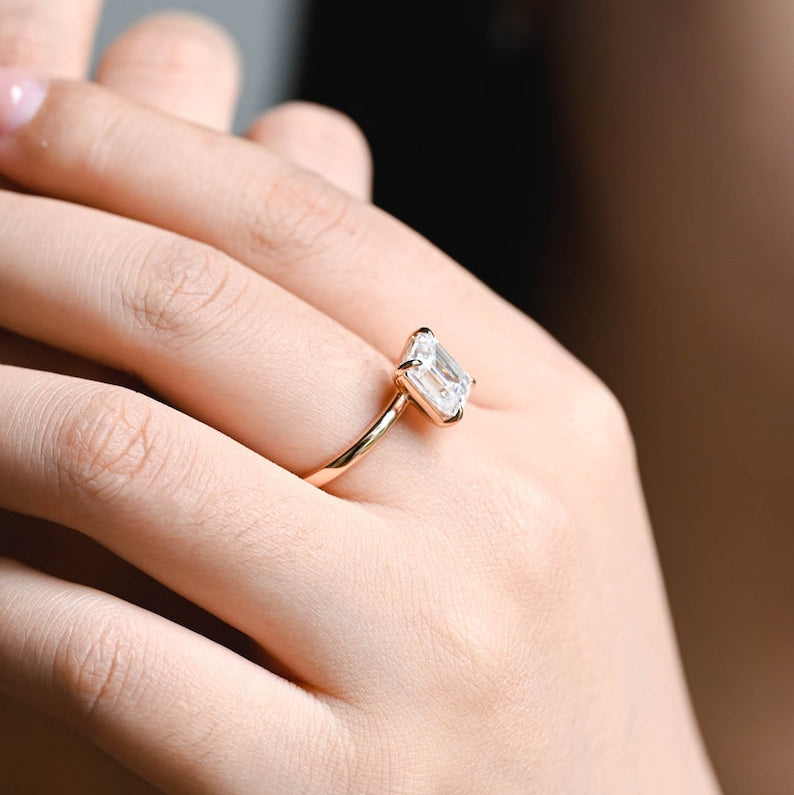 Stunning 1.0 - 2.0 CT Emerald Moissanite Engagement Ring with Solitaire Design 2