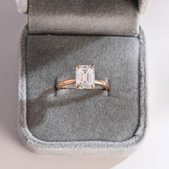 Stunning 1.0 - 2.0 CT Emerald Moissanite Engagement Ring with Solitaire Design 6