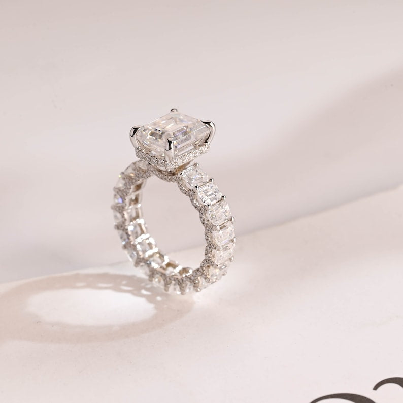Stunning 1.0 - 2.0 CT Emerald Moissanite Engagement Ring With Hidden Halo Design 8