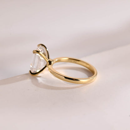 Stunning 1.0 - 2.0 CT Emerald Moissanite Engagement Ring with Solitaire Design 9