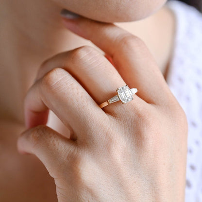 Stunning 1.0 - 2.0 CT Emerald Moissanite Engagement Ring with Three Stone Design 4