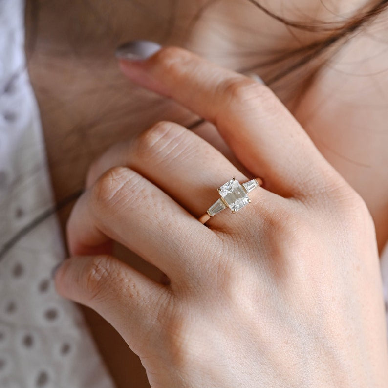 Stunning 1.0 - 2.0 CT Emerald Moissanite Engagement Ring with Three Stone Design 2