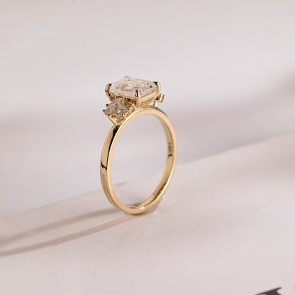 Stunning 1.0 - 2.0 CT Emerald Moissanite Engagement Ring With Cluster Design 7