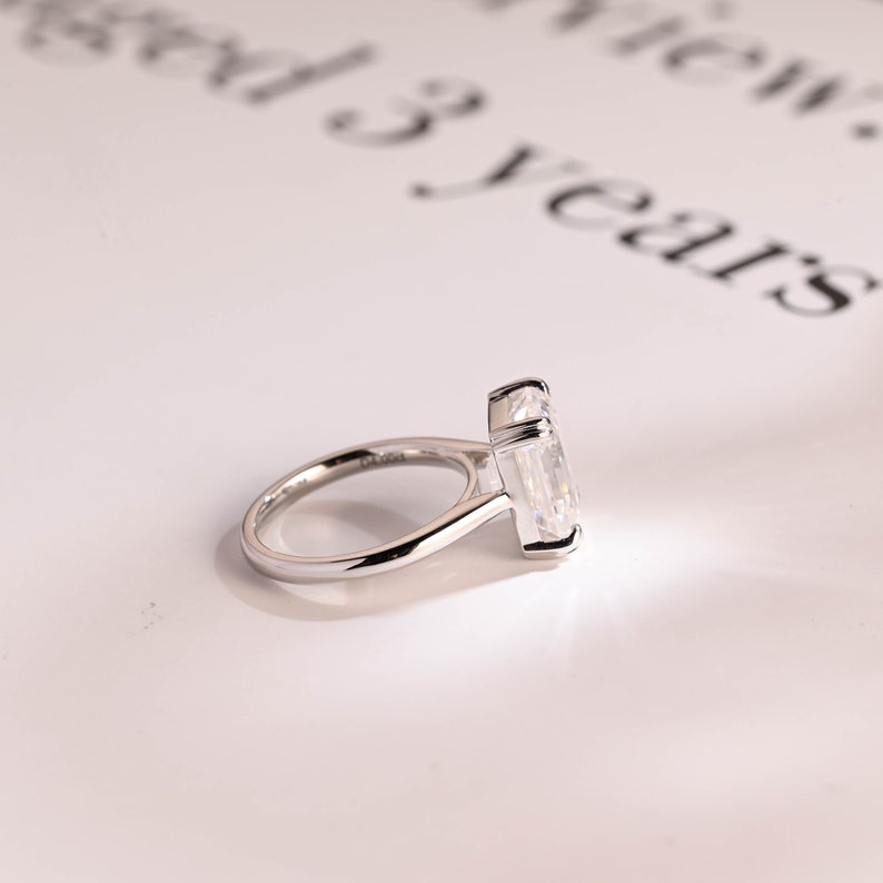 Stunning 1.0 - 2.0 CT Emerald Moissanite Engagement Ring With Cathedral Design 9