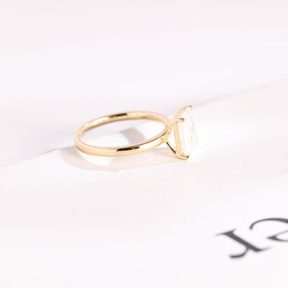 Stunning 1.0 - 2.0 CT Emerald Moissanite Engagement Ring with Solitaire Design 5