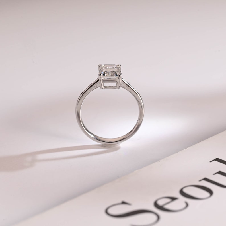 Stunning 1.0 - 2.0 CT Emerald Moissanite Engagement Ring with Solitaire Design 8