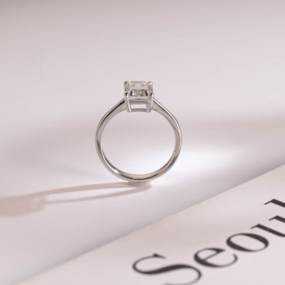 Stunning 1.0 - 2.0 CT Emerald Moissanite Engagement Ring with Solitaire Design 8