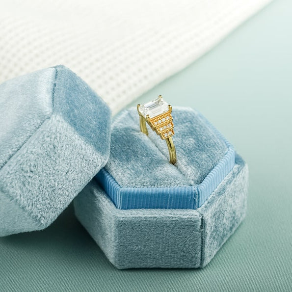 Stunning 1.0 - 2.0 CT Emerald Moissanite Engagement Ring With Cluster Design 3