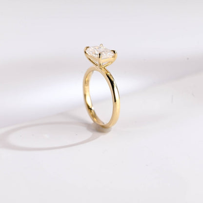 Stunning 1.0 - 2.0 CT Emerald Moissanite Engagement Ring with Solitaire Design 5