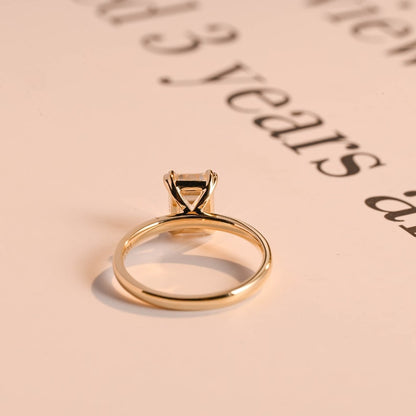 Stunning 1.0 - 2.0 CT Emerald Moissanite Engagement Ring with Solitaire Design 9