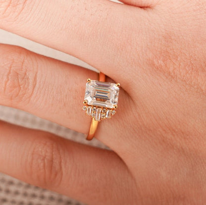 Stunning 1.0 - 2.0 CT Emerald Moissanite Engagement Ring With Cluster Design 3