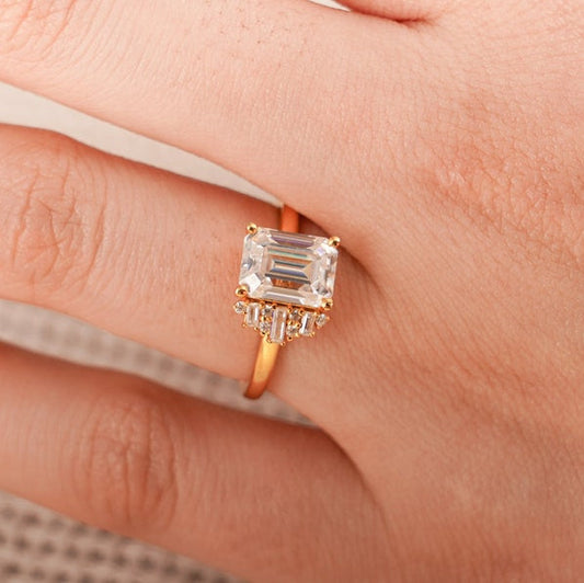 Stunning 1.0 - 2.0 CT Emerald Moissanite Engagement Ring With Cluster Design 3