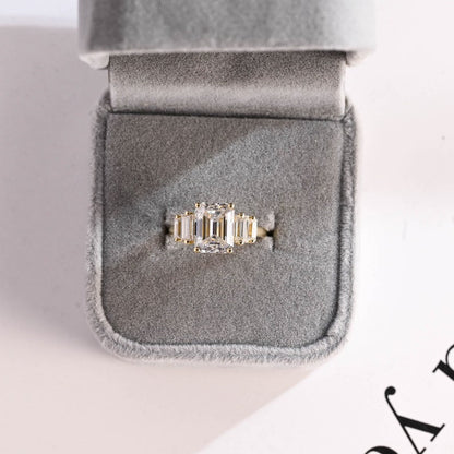 Stunning 1.0 - 2.0 CT Emerald Moissanite Engagement Ring With Cluster Design 9