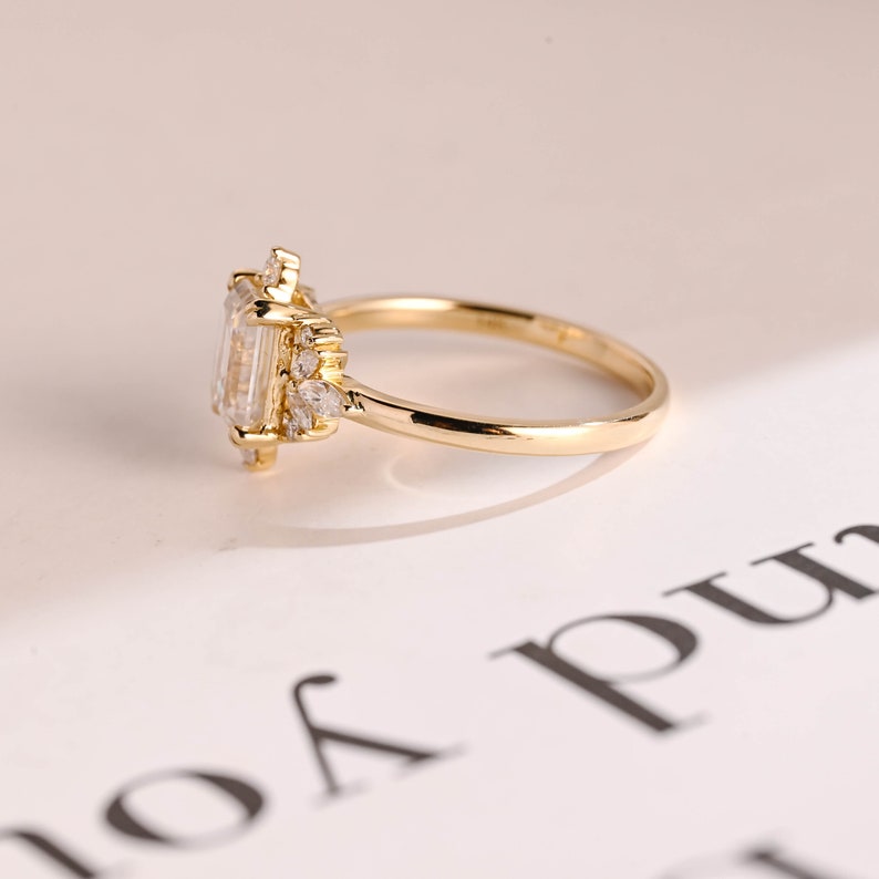 Stunning 1.0 - 2.0 CT Emerald Moissanite Engagement Ring With Cluster Design 9