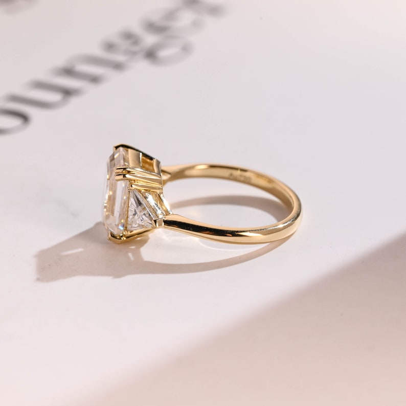 Stunning 1.0 - 2.0 CT Emerald Moissanite Engagement Ring with Three Stone Design 9