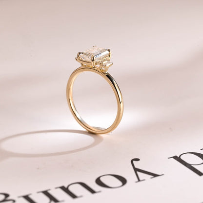 Stunning 1.0 - 2.0 CT Emerald Moissanite Engagement Ring With Cluster Design 7