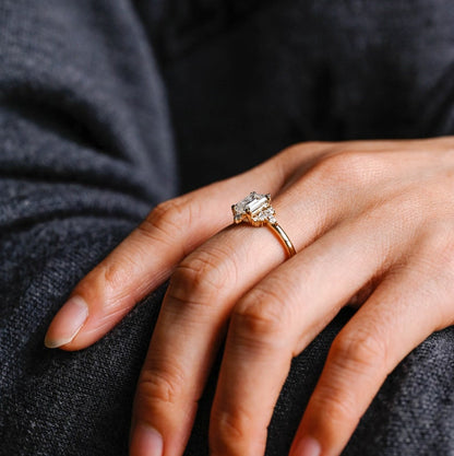 Stunning 1.0 - 2.0 CT Emerald Moissanite Engagement Ring With Cluster Design 4