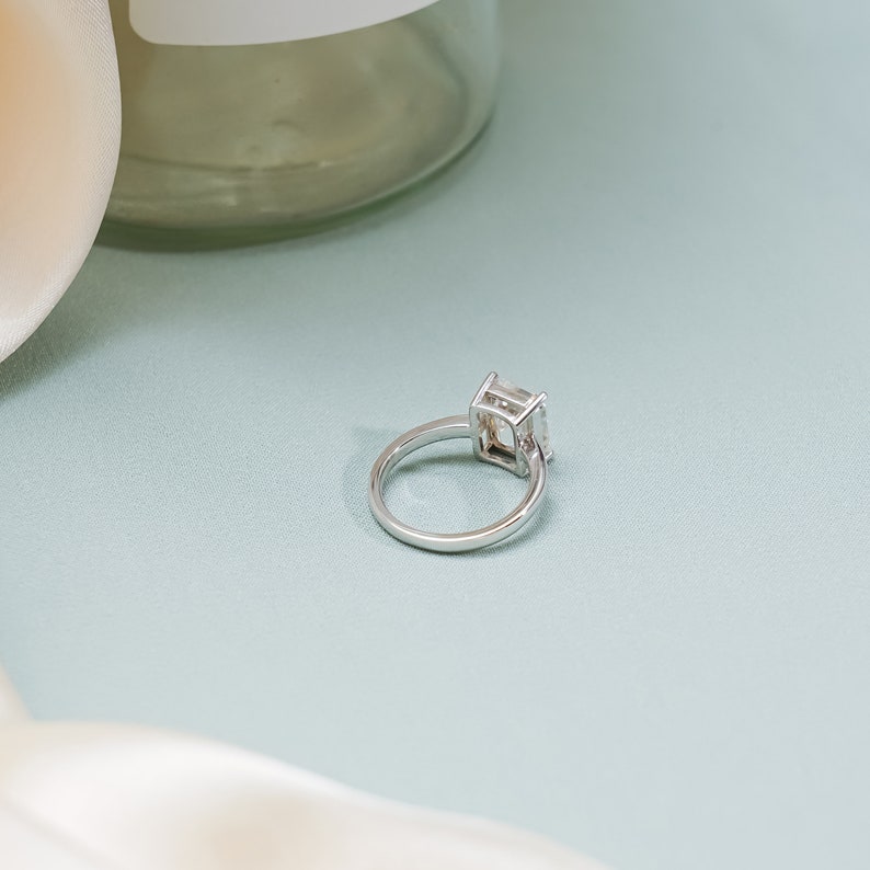 Stunning 1.0 - 2.0 CT Emerald Moissanite Engagement Ring with Solitaire Design 9